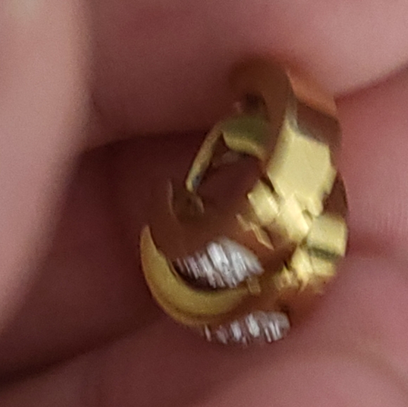 Earrings - Picture 3 of 4